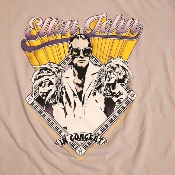 Womens Elton John light lavender graphic tee size Large. - Picture 10 of 13